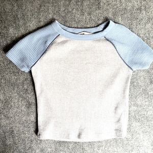 SO Waffle Knit Crop Top Womens XS Gray Blue Raglan Short Sleeve Casual Tee